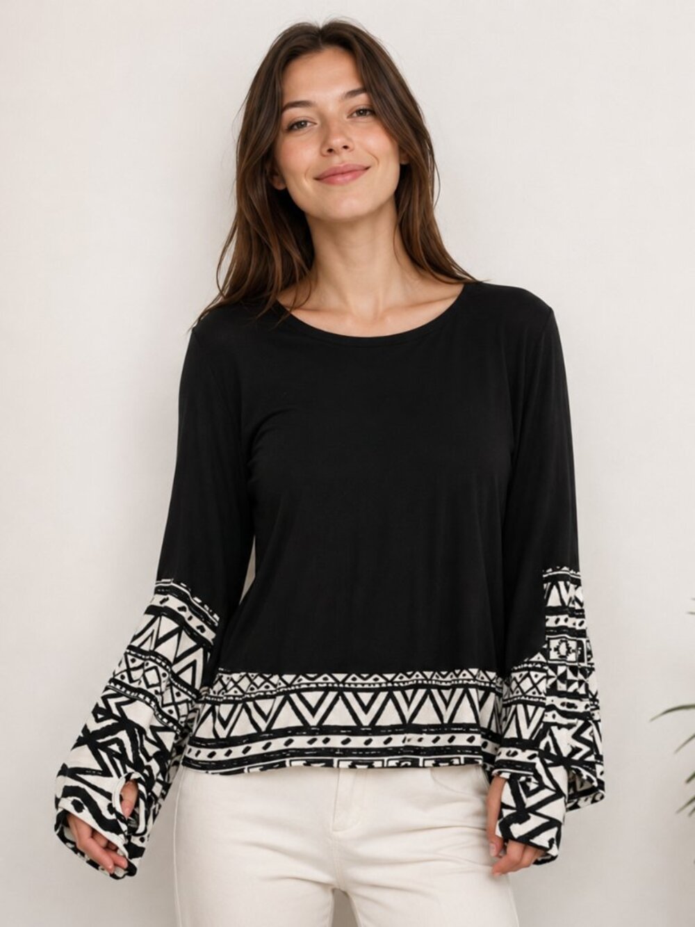 Women's Loila black/white boutique Ethnic  Print Lagen Style Thumbhole Top Small